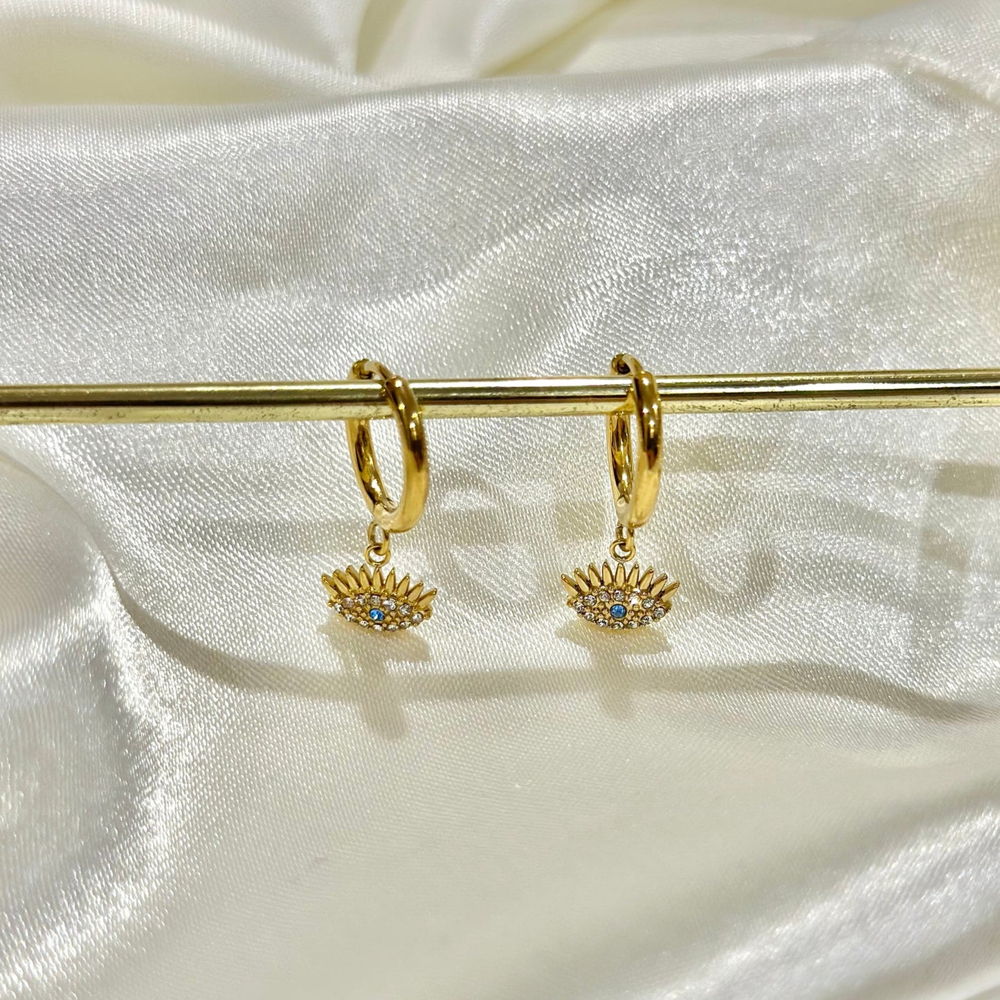 Evilia Hoops