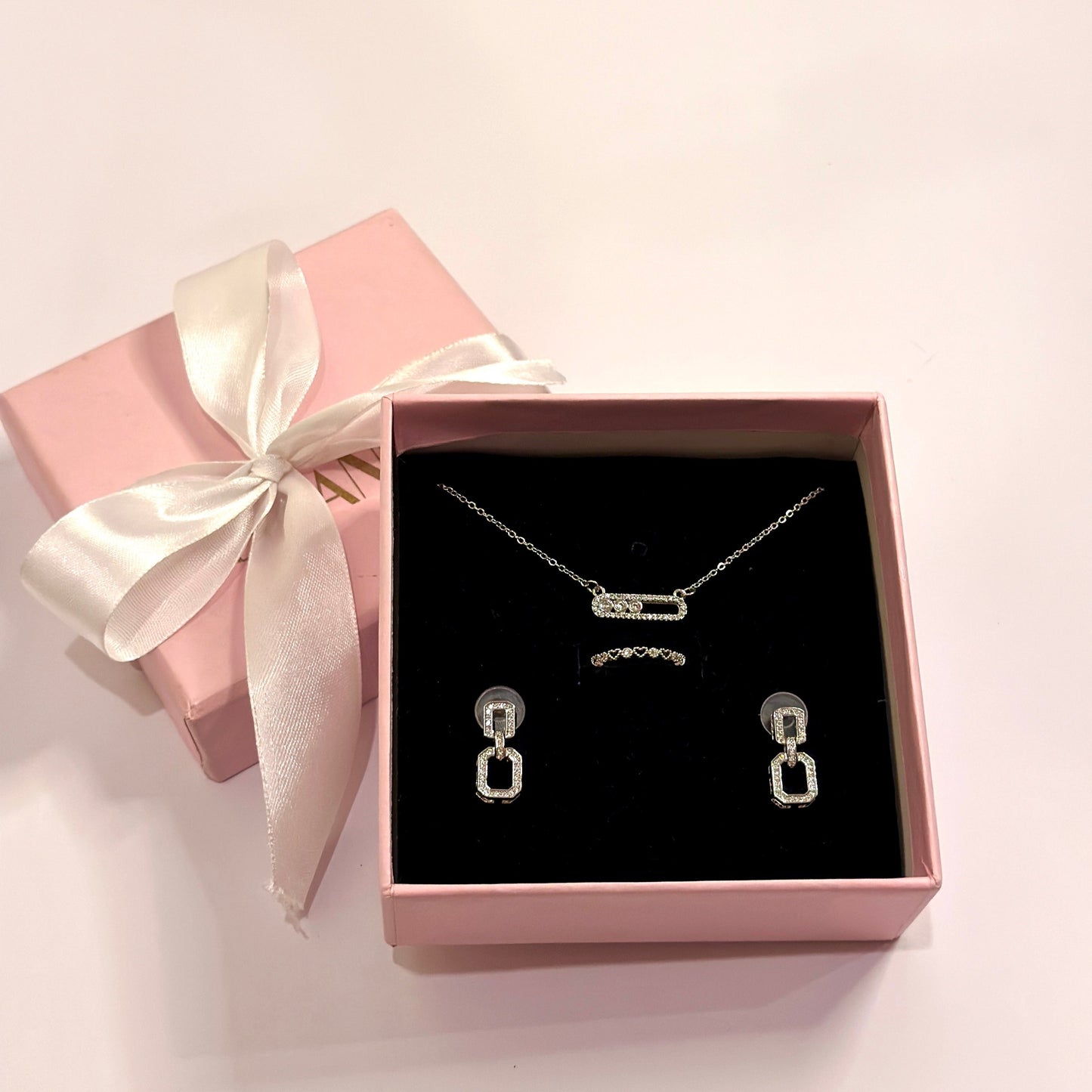 AD ZIRCON GIFT BOX