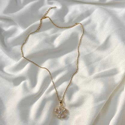 CRYSTAL FLORA NECKLACE