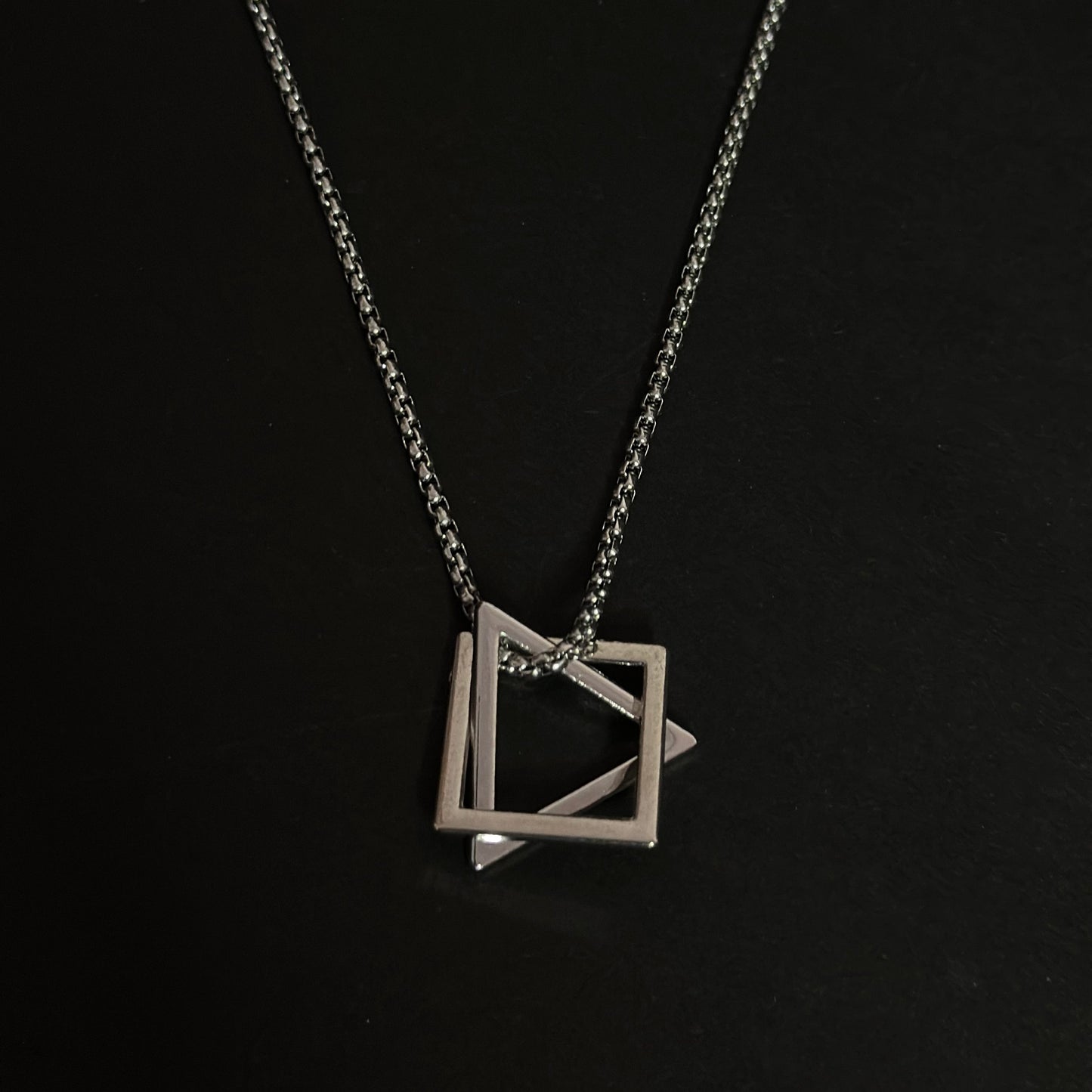 TRIVIUM PENDANT