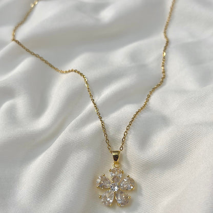 CRYSTAL FLORA NECKLACE